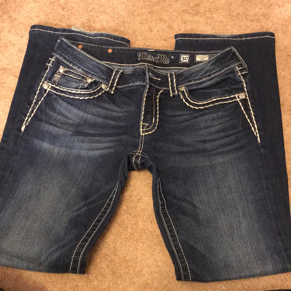 Miss Me Boot cut Jeans. Dark wash.